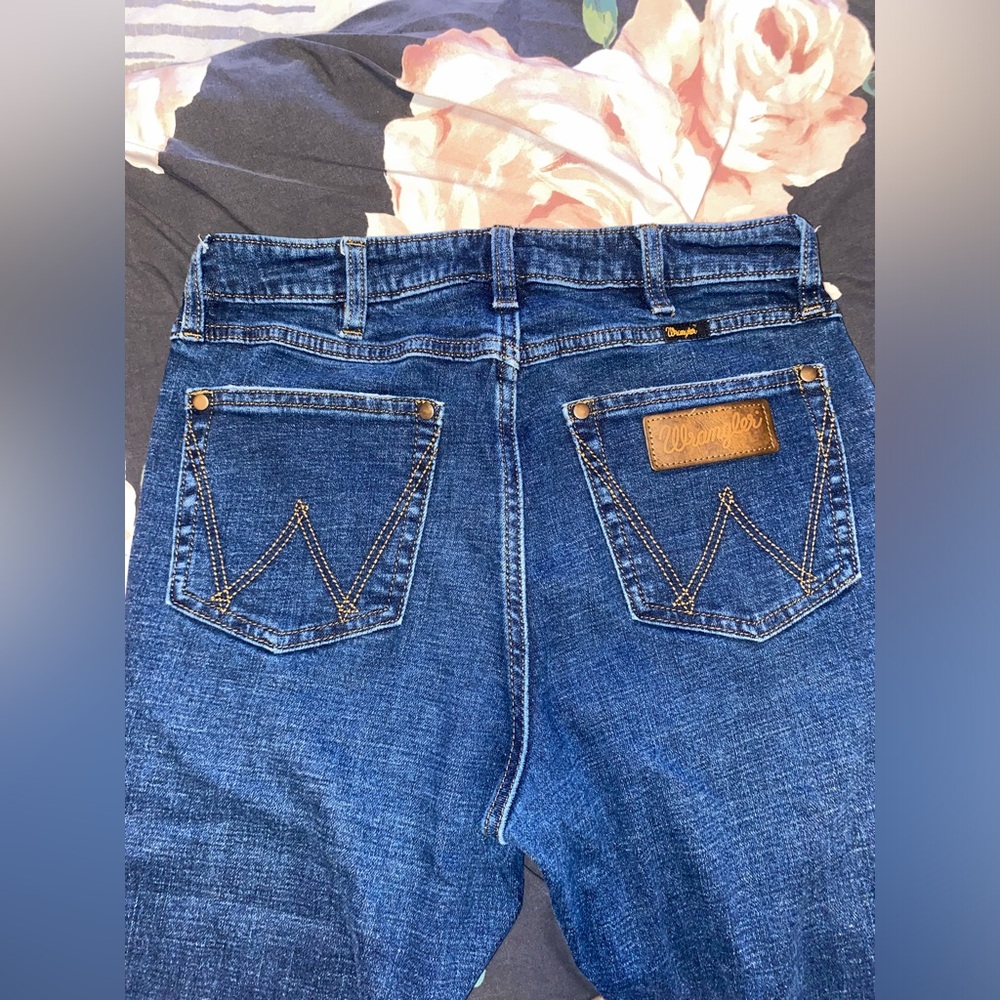 ❌SOLD❌Wrangler Women’s High Rise Trouser in size 28X34